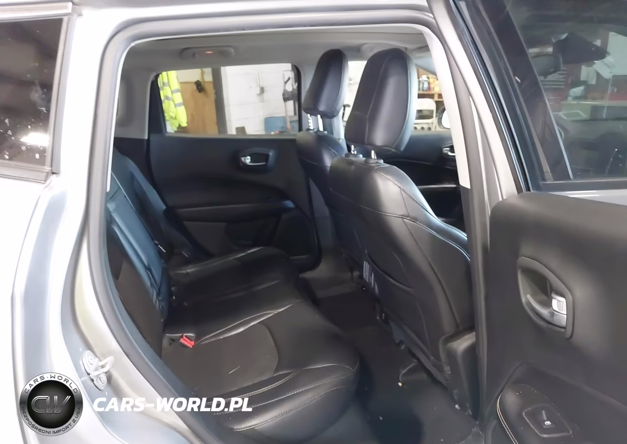2018 Jeep Compass Latitude 4X4 VIN:3C4NJDBB9JT440683 - 8