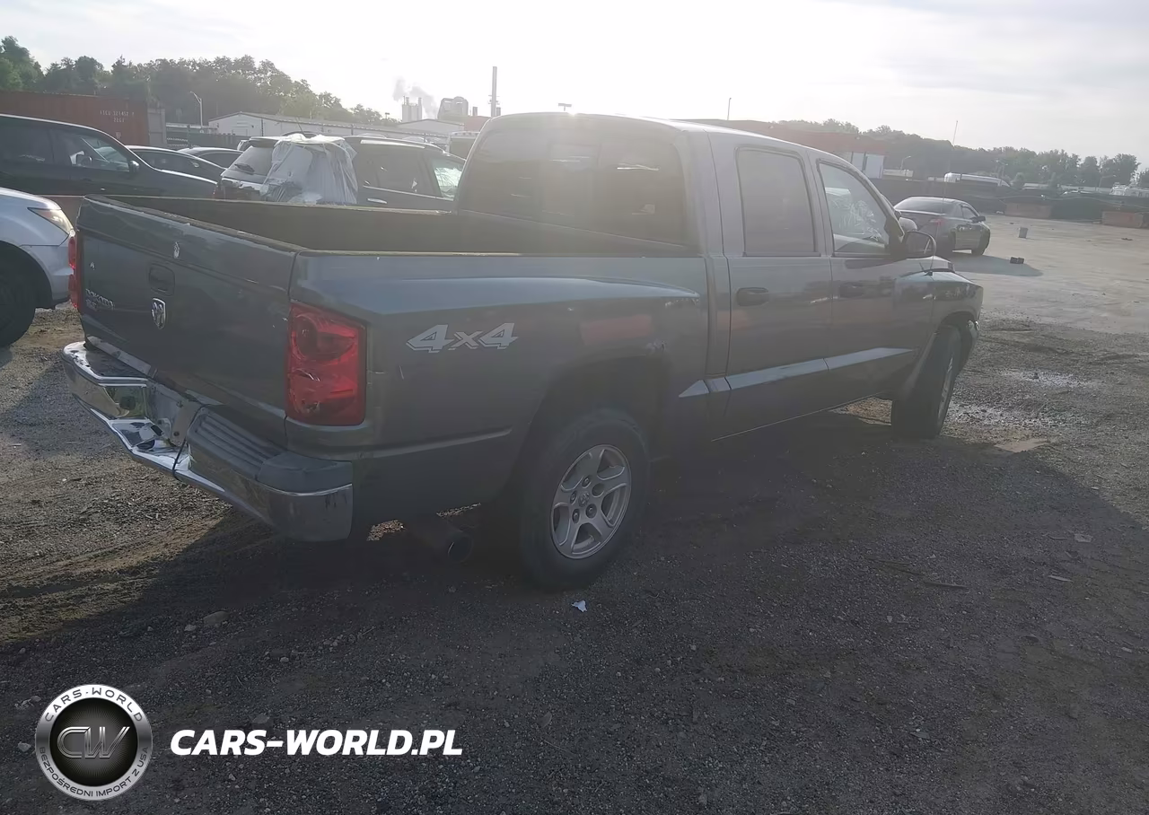2005 Dodge Dakota Slt VIN:1D7HW48K35S210561 - 4