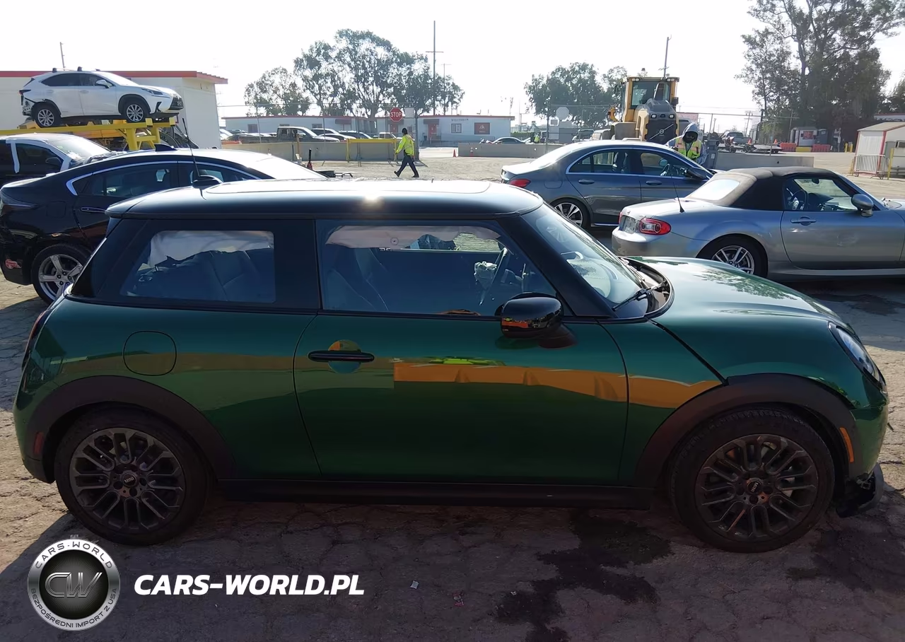 2026 Mini Hardtop Cooper VIN:WMW13GD01T2X89716 - 13