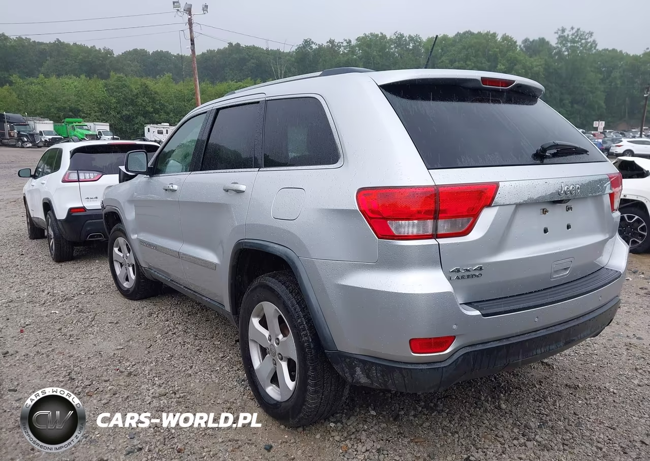 2011 Jeep Grand Cherokee Laredo VIN:1J4RR4GG1BC522414 - 3