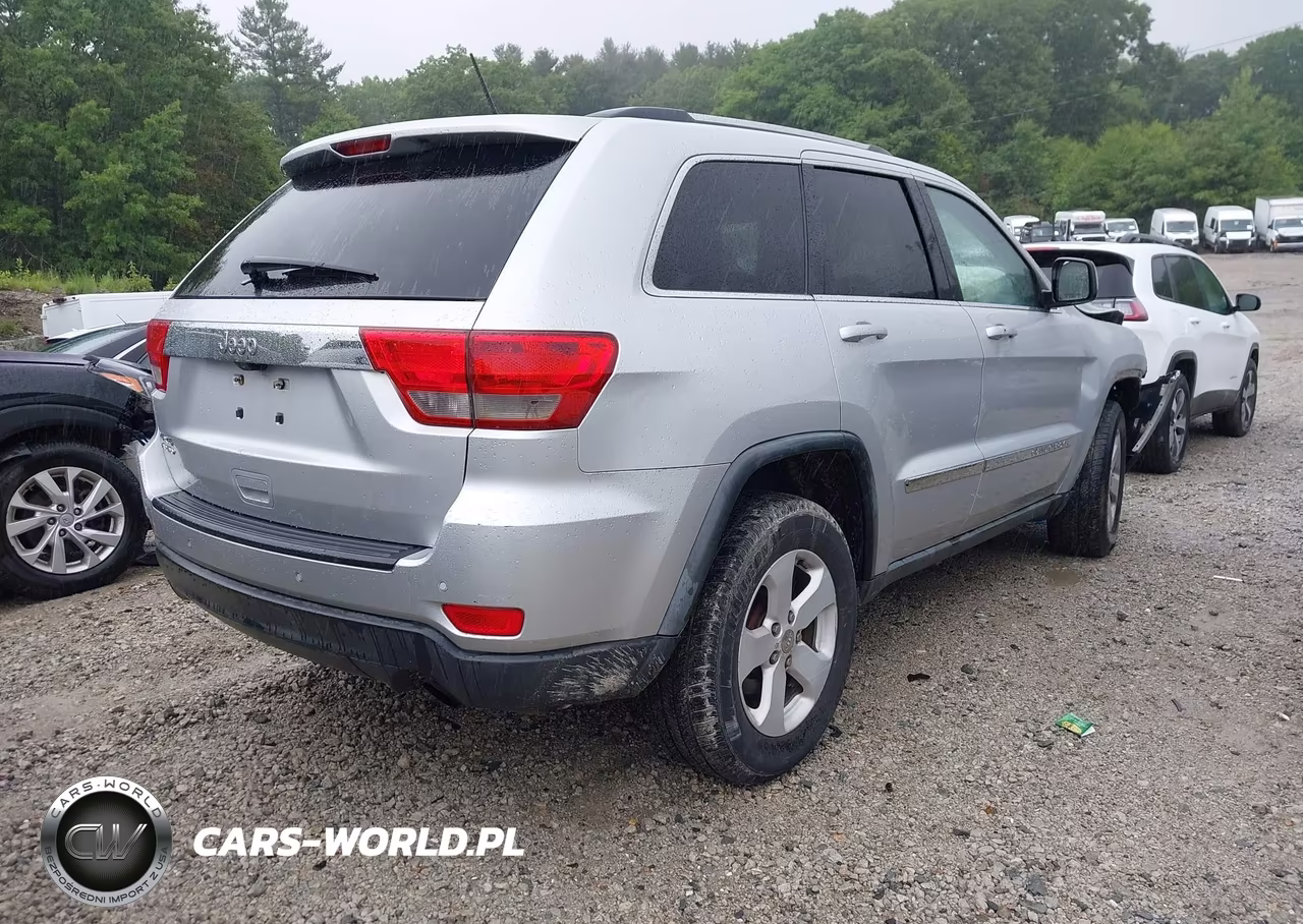 2011 Jeep Grand Cherokee Laredo VIN:1J4RR4GG1BC522414 - 4