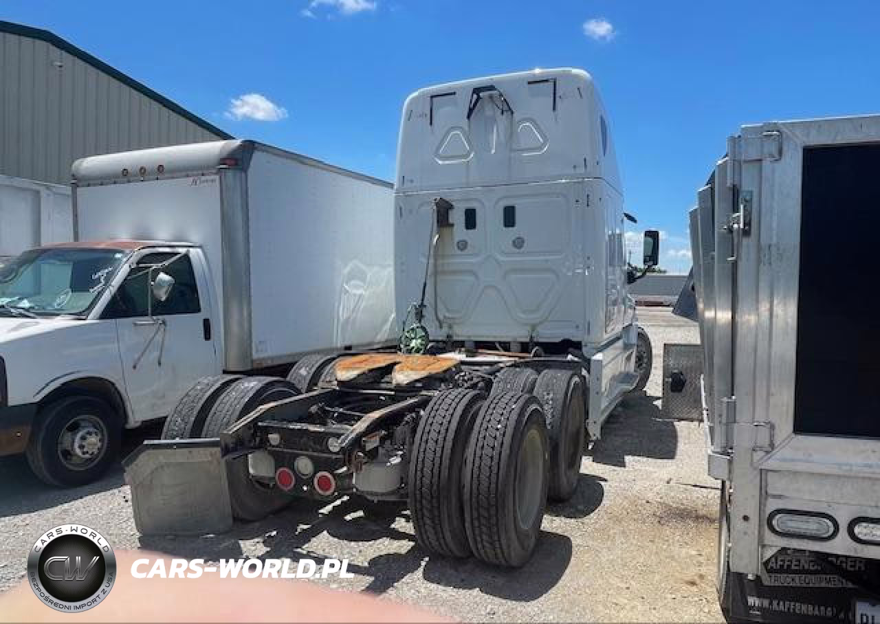 2016 Freightliner Cascadia 125 VIN:3AKJGLDR2GSGW7252 - 3