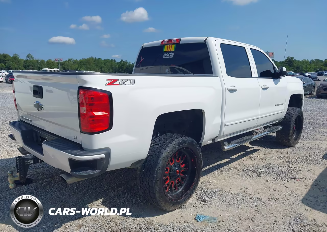 2018 Chevrolet Silverado 1500 2Lt VIN:3GCUKREC9JG294904 - 4