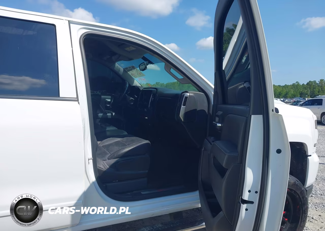2018 Chevrolet Silverado 1500 2Lt VIN:3GCUKREC9JG294904 - 5