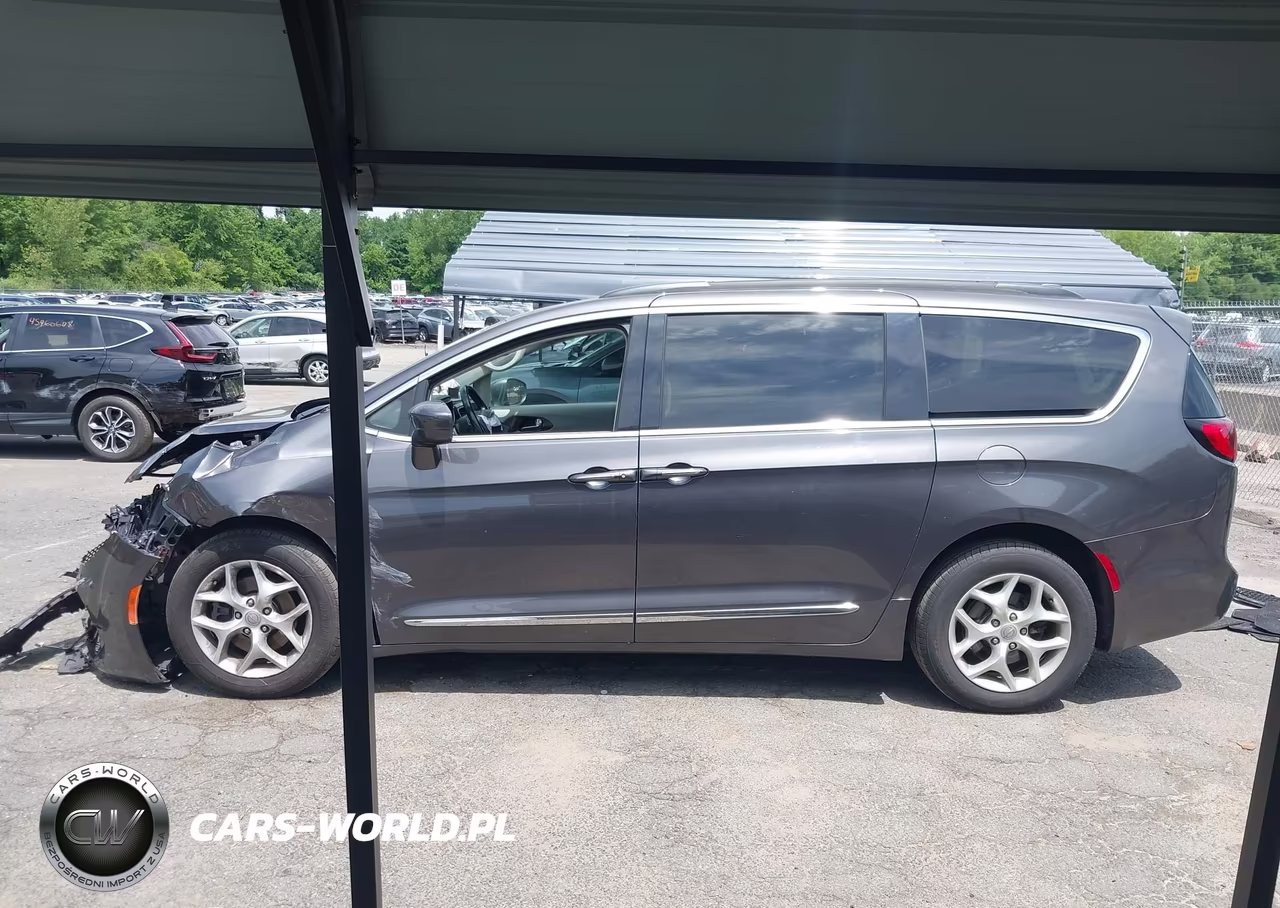 2017 Chrysler Pacifica Touring-L VIN:2C4RC1BG3HR831444 - 14