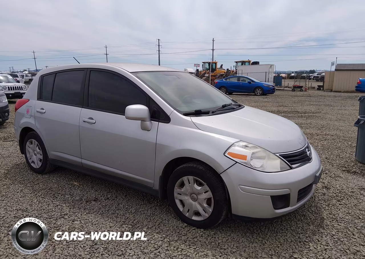 2012 Nissan Versa 1.8 S – zdjęcie 1 z 13