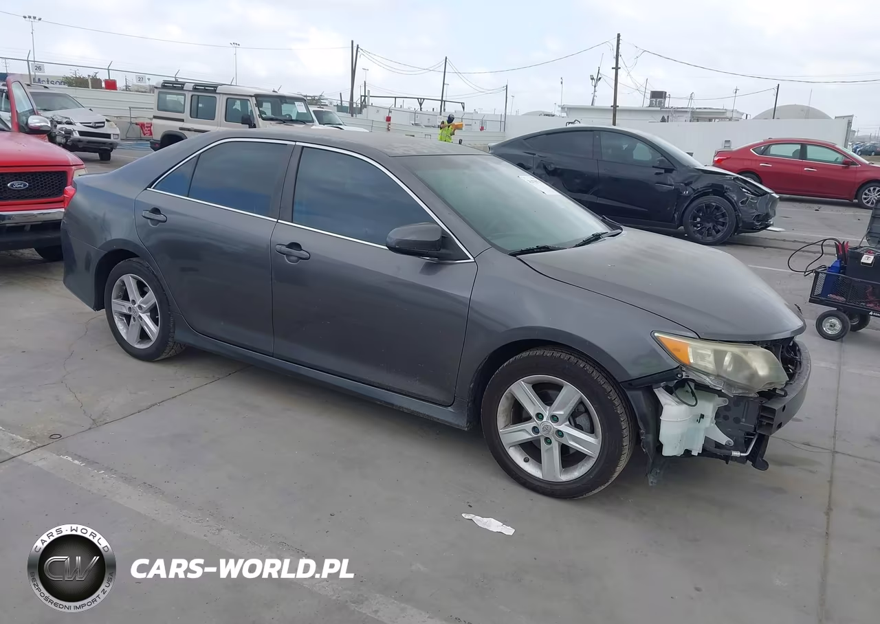 2013 Toyota Camry Se – zdjęcie 1 z 17