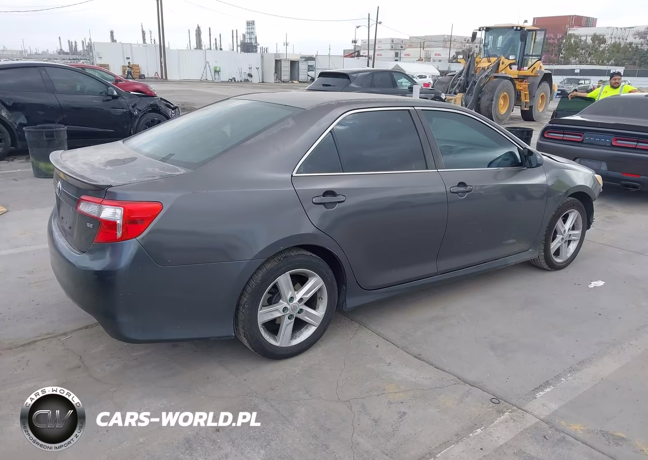 2013 Toyota Camry Se VIN:4T1BF1FK7DU235169 - 4