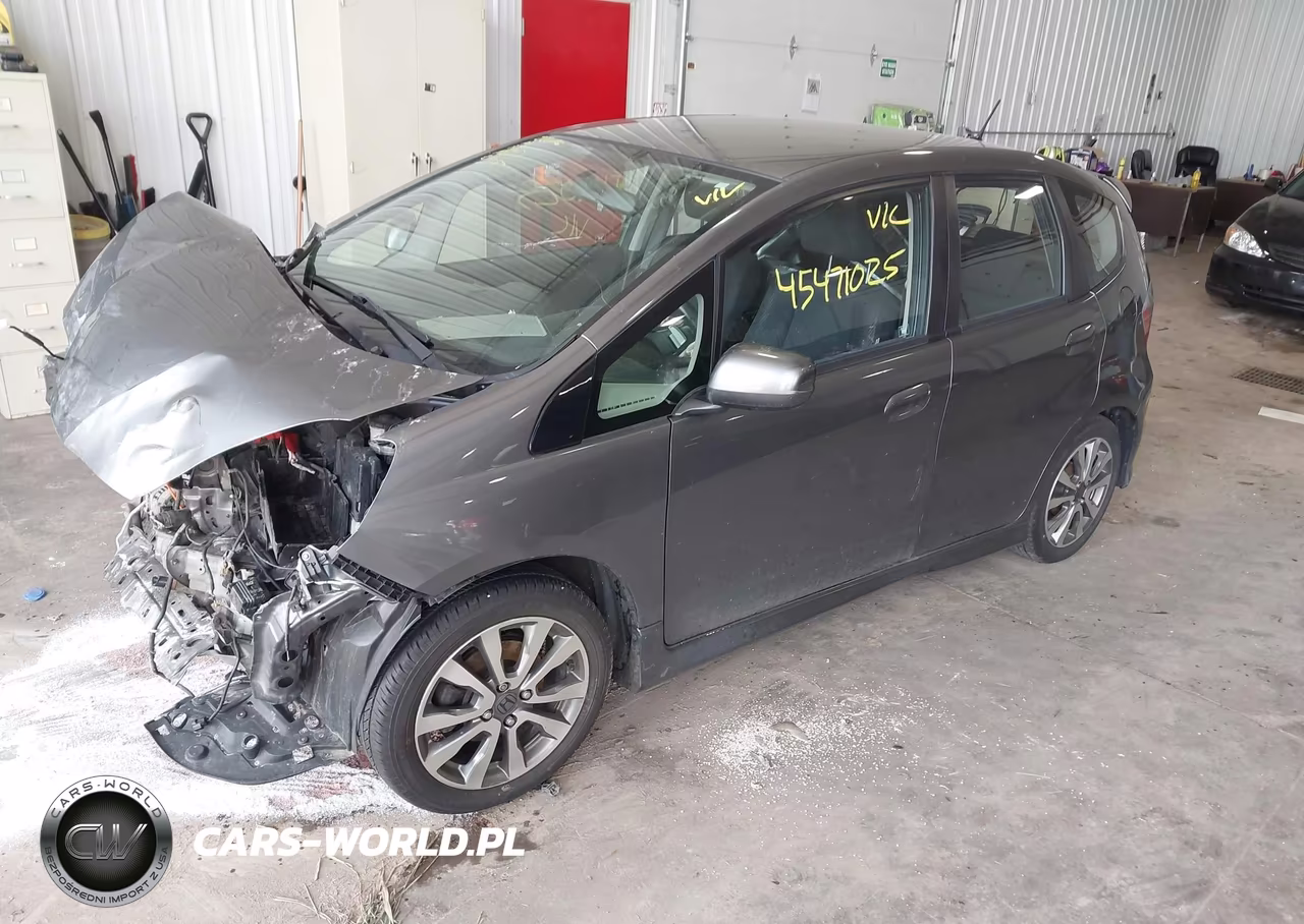 2013 Honda Fit Sport VIN:JHMGE8H59DC077886 - 2