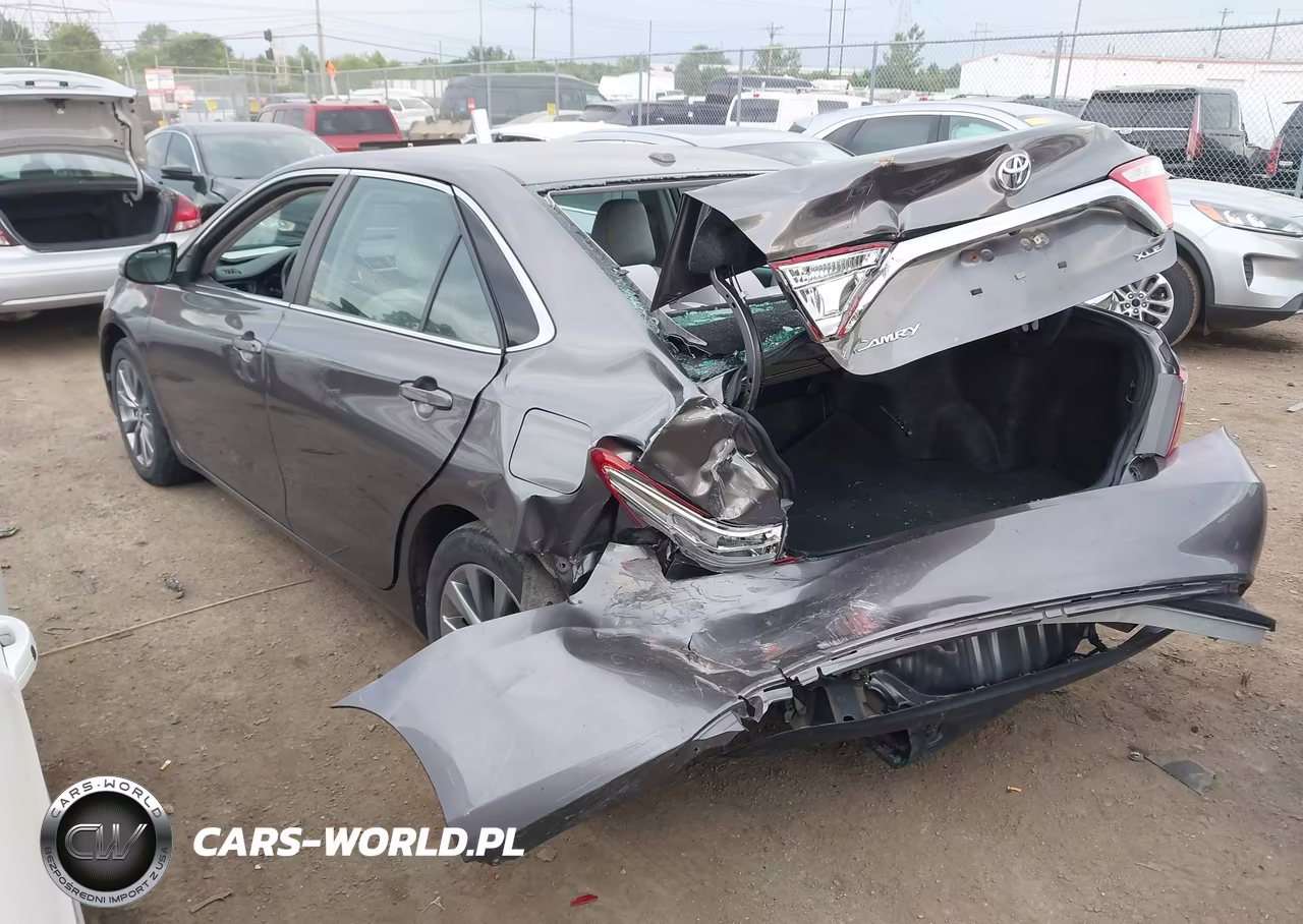 2016 Toyota Camry Xle VIN:4T1BF1FK8GU516031 - 3