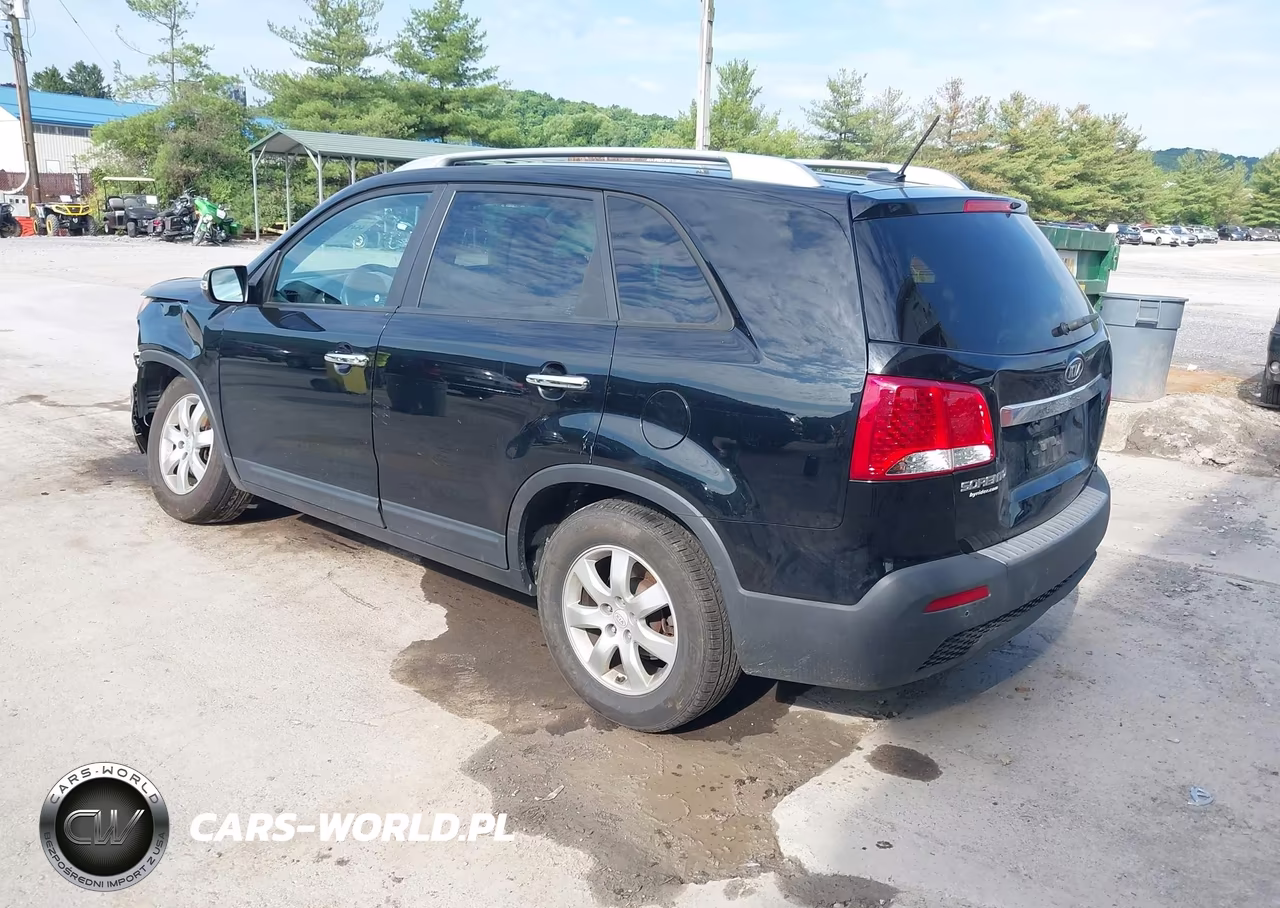 2011 Kia Sorento Lx VIN:5XYKT3A11BG125546 - 3