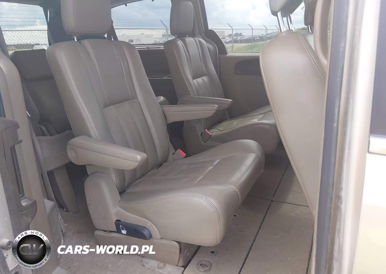 2013 Chrysler Town & Country Touring-L VIN:2C4RC1CG0DR616080 - 8