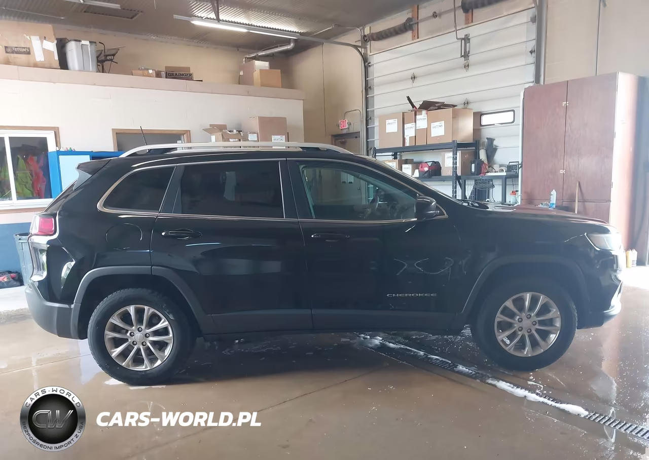 2019 Jeep Cherokee Latitude 4X4 VIN:1C4PJMCB0KD343628 - 18