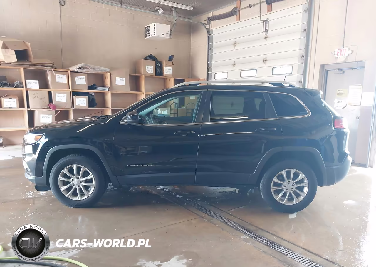 2019 Jeep Cherokee Latitude 4X4 VIN:1C4PJMCB0KD343628 - 19