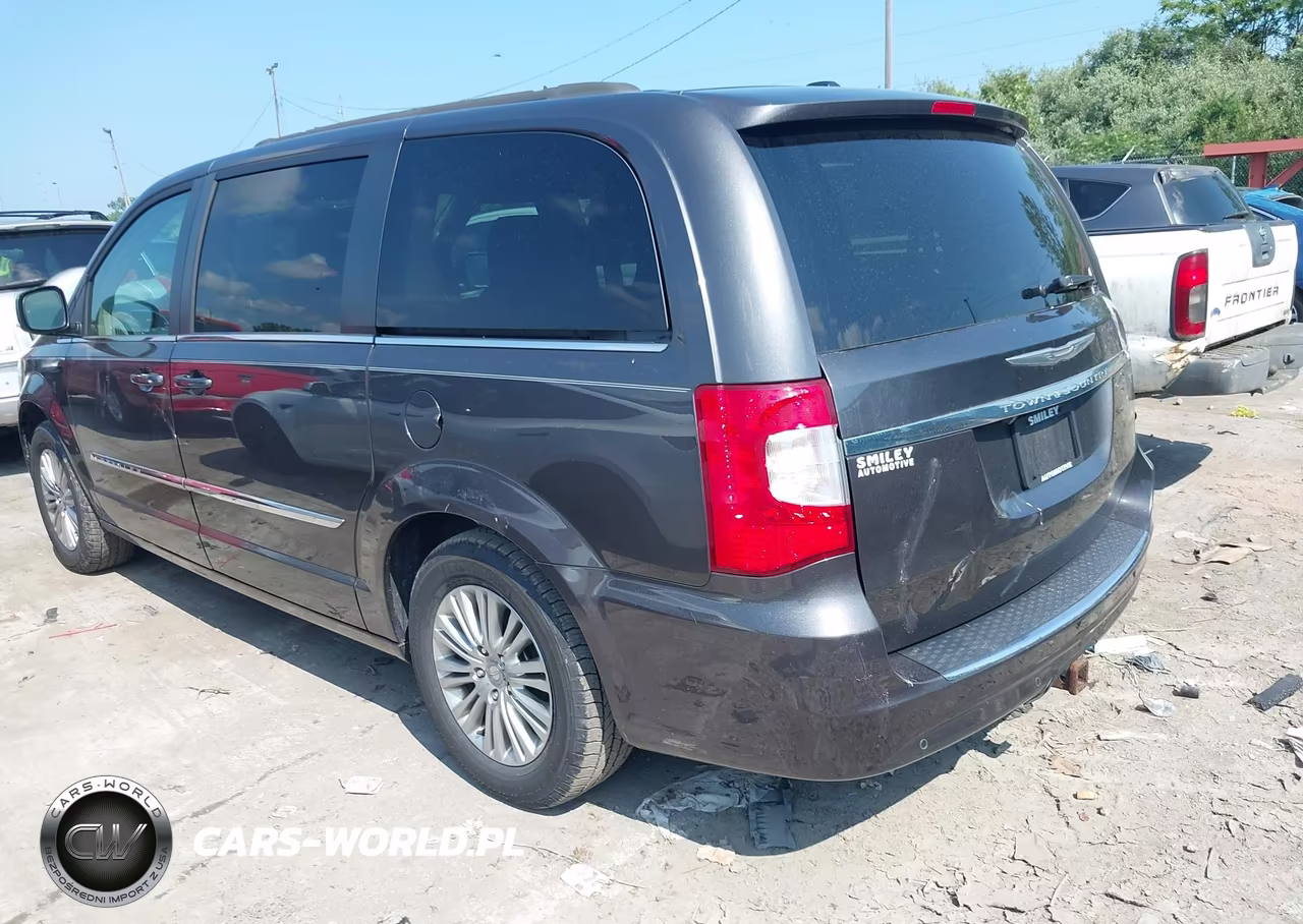 2015 Chrysler Town & Country Touring-L VIN:2C4RC1CG3FR589833 - 3