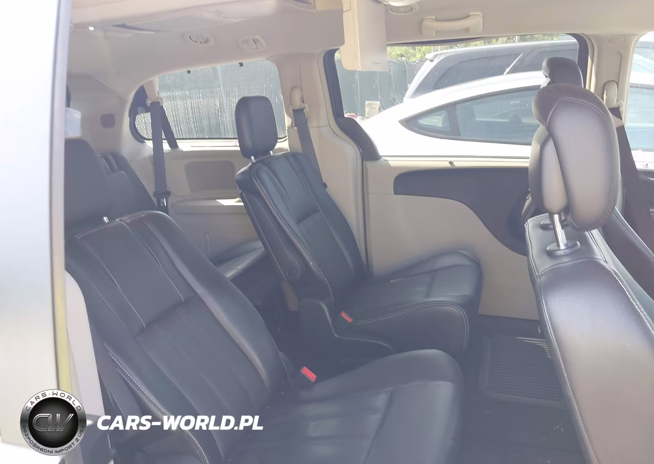 2015 Chrysler Town & Country Touring-L VIN:2C4RC1CG3FR589833 - 8