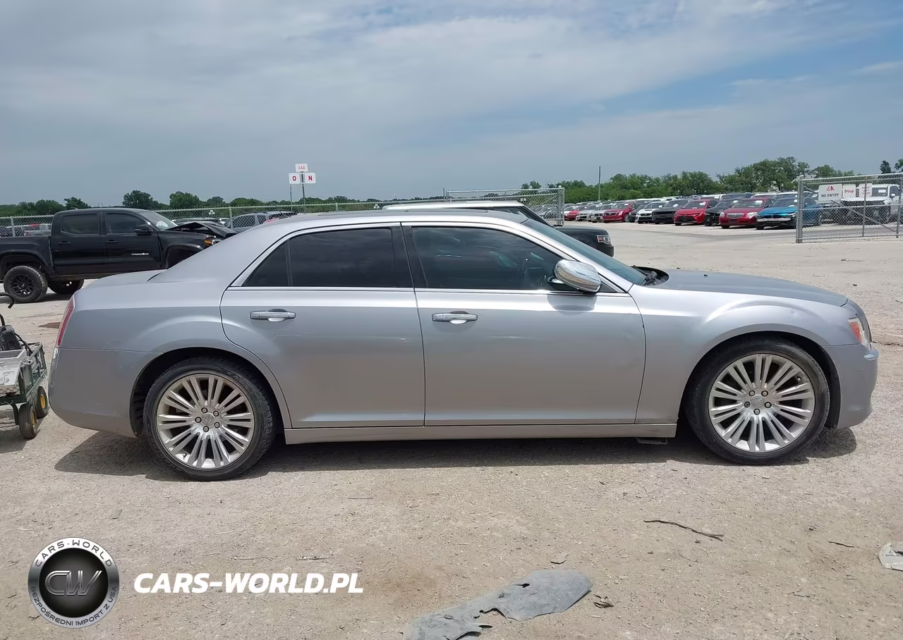 2013 Chrysler 300C VIN:2C3CCAEG7DH660798 - 13