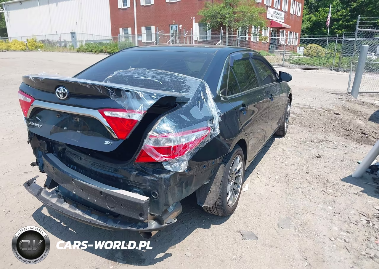 2015 Toyota Camry Se VIN:4T1BF1FK1FU100336 - 4