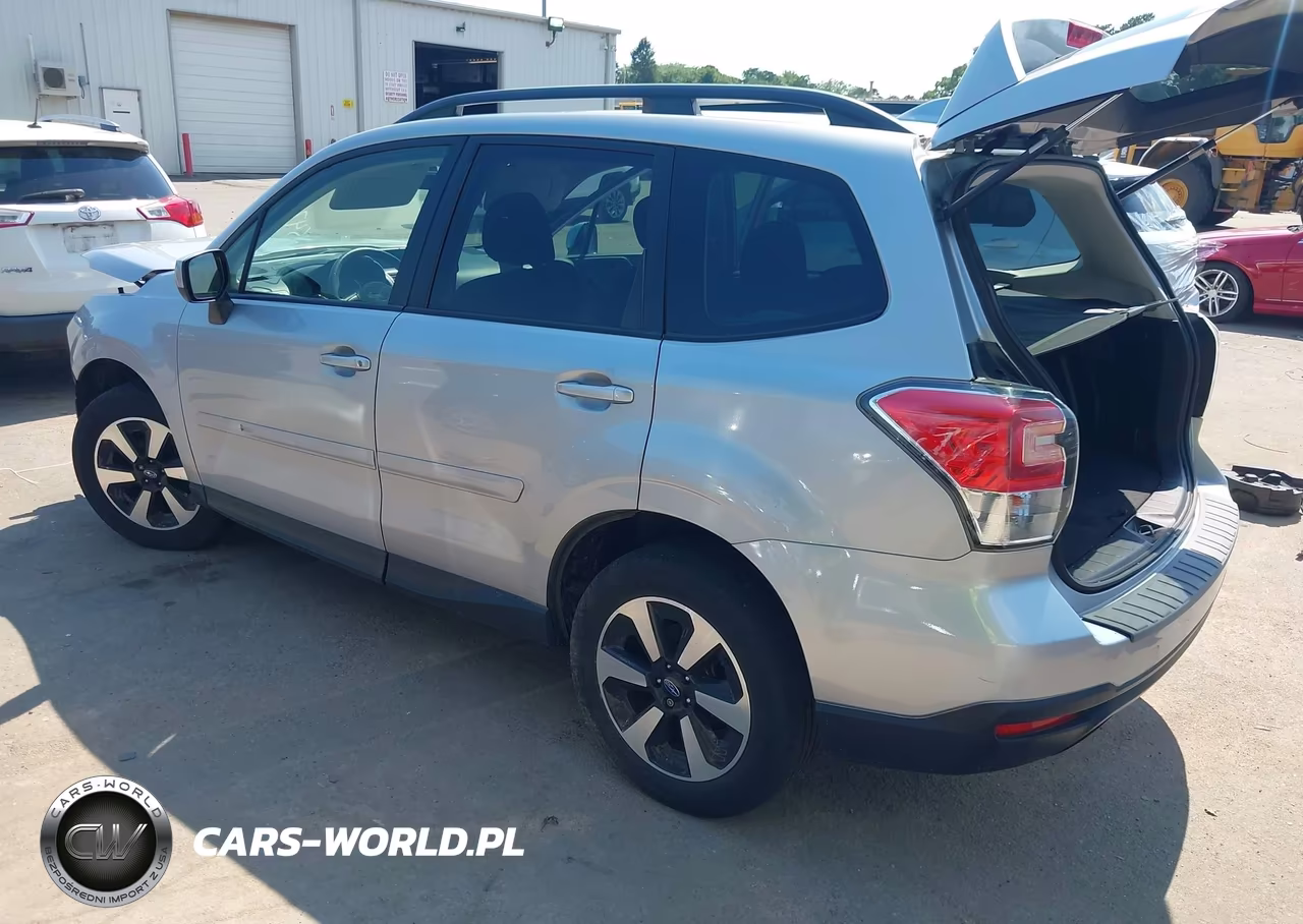 2018 Subaru Forester 2.5I Premium VIN:JF2SJAECXJH457417 - 3