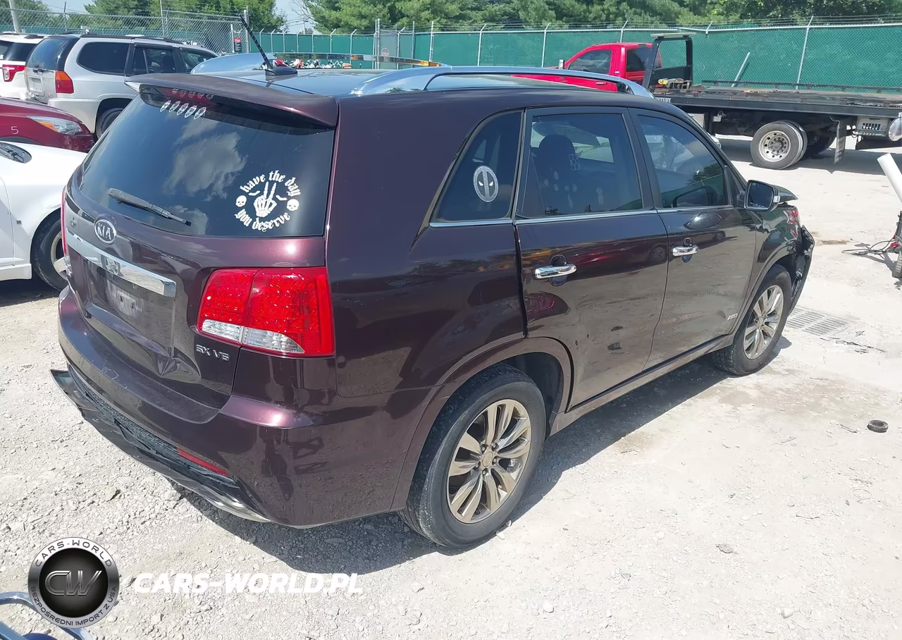 2011 Kia Sorento Sx V6 VIN:5XYKWDA22BG136173 - 4
