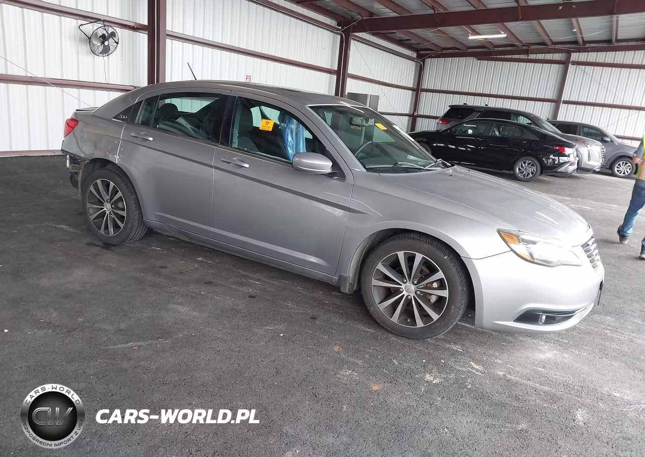 2014 Chrysler 200 Touring – zdjęcie 1 z 10