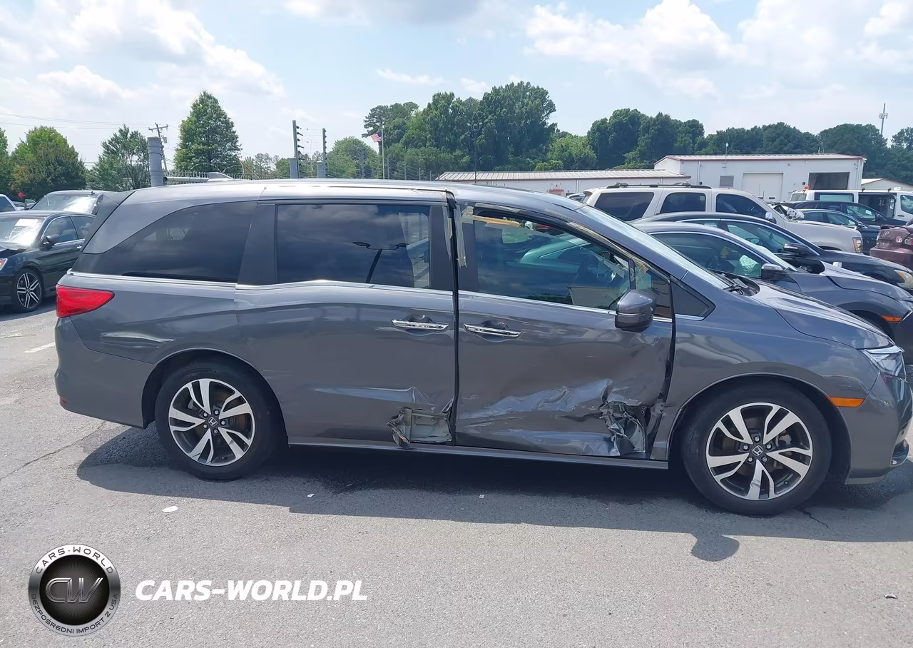 2023 Honda Odyssey Touring VIN:5FNRL6H88PB045646 - 13