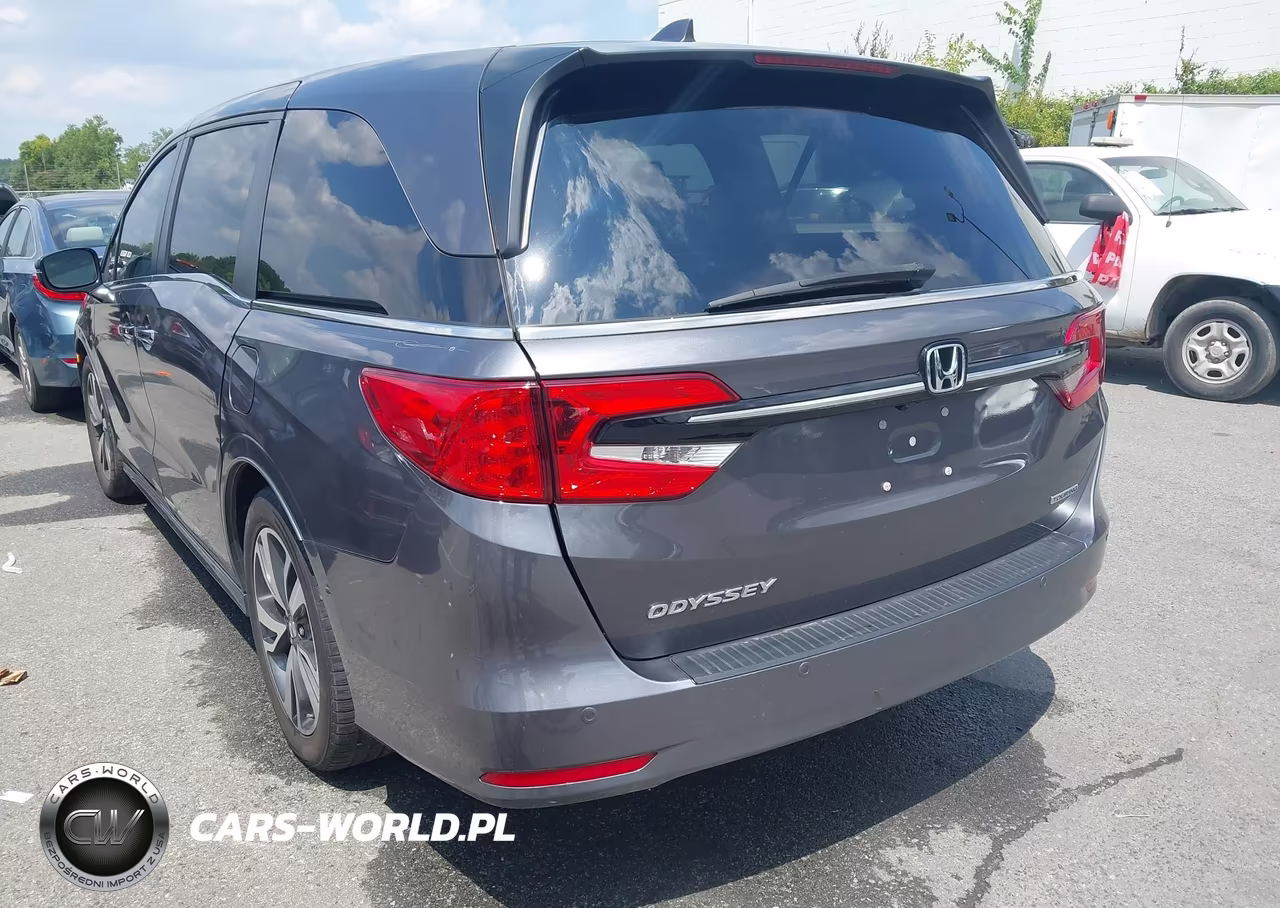 2023 Honda Odyssey Touring VIN:5FNRL6H88PB045646 - 3