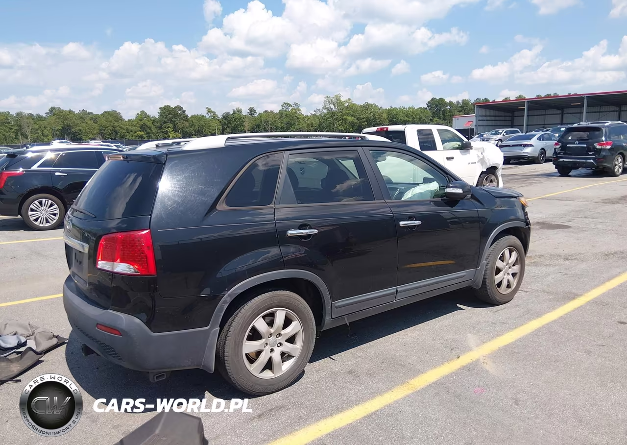 2013 Kia Sorento Lx VIN:5XYKT3A69DG357102 - 4