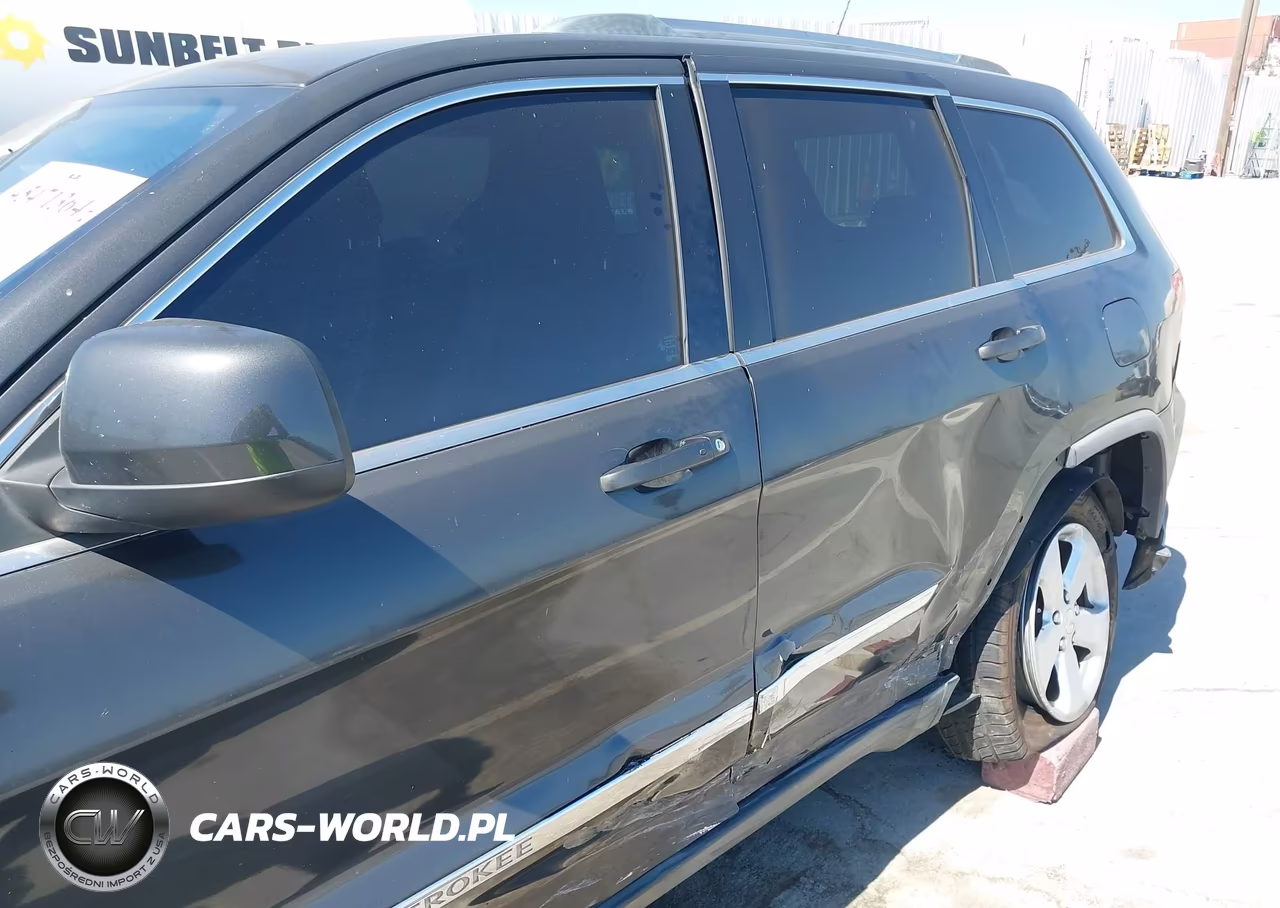 2011 Jeep Grand Cherokee Laredo VIN:1J4RS4GG0BC518245 - 13