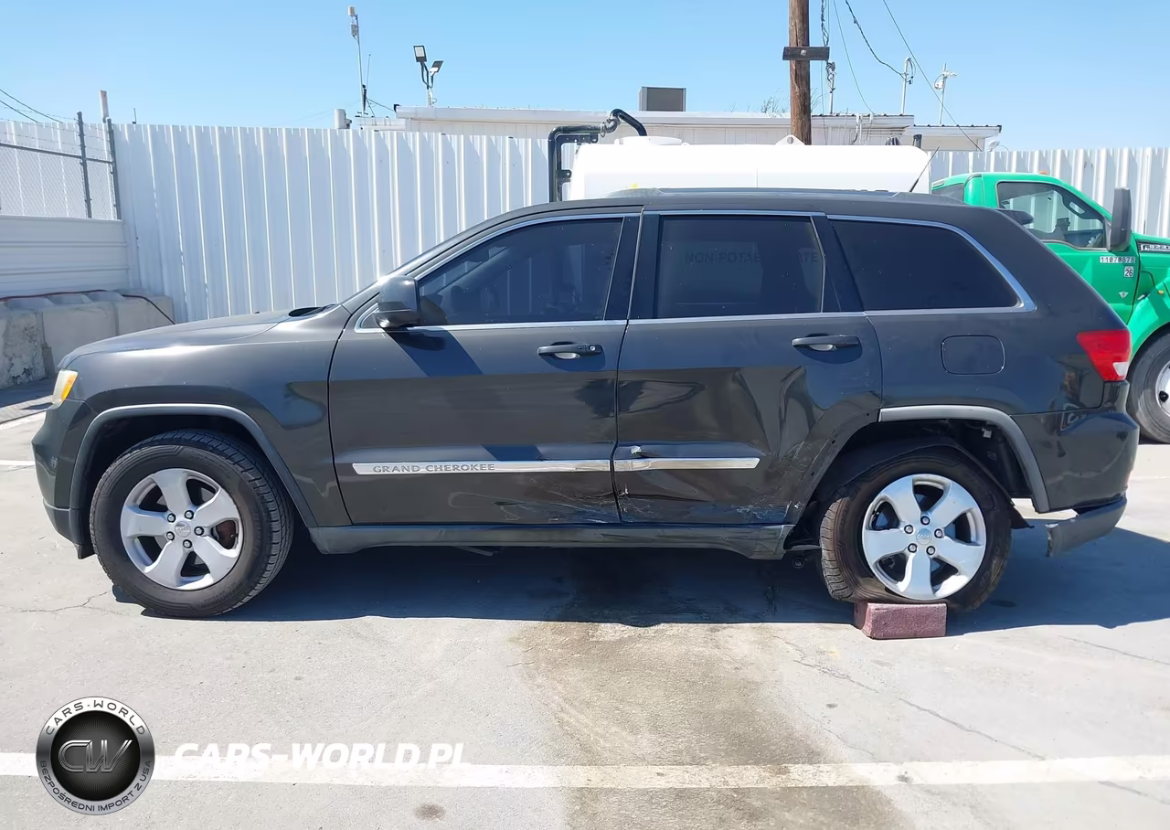 2011 Jeep Grand Cherokee Laredo VIN:1J4RS4GG0BC518245 - 18
