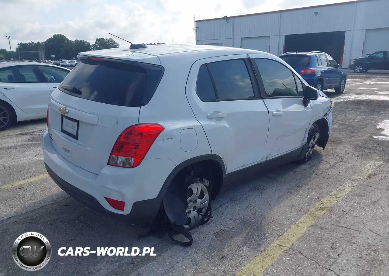 2018 Chevrolet Trax Ls VIN:3GNCJKSB8JL325060 - 4