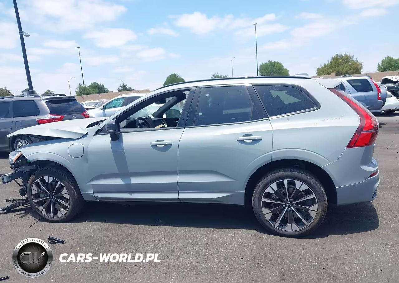 2026 Volvo Xc60 Plug-In Hybrid Plus, T8 Awd Electric-Gasoline, Dark VIN:YV4H60RC2T1424239 - 15