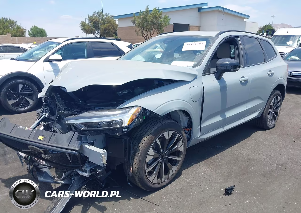 2026 Volvo Xc60 Plug-In Hybrid Plus, T8 Awd Electric-Gasoline, Dark VIN:YV4H60RC2T1424239 - 2