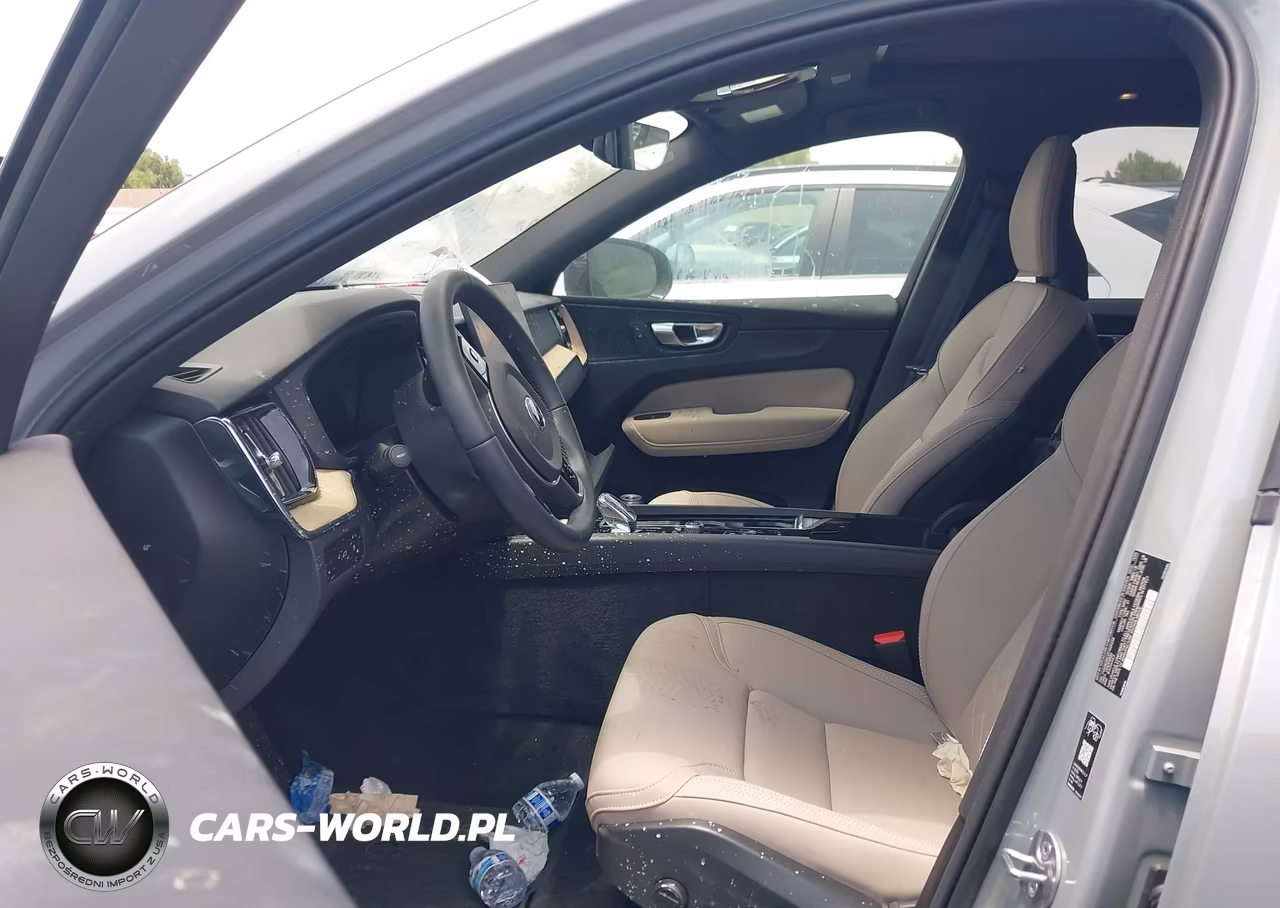 2026 Volvo Xc60 Plug-In Hybrid Plus, T8 Awd Electric-Gasoline, Dark VIN:YV4H60RC2T1424239 - 5