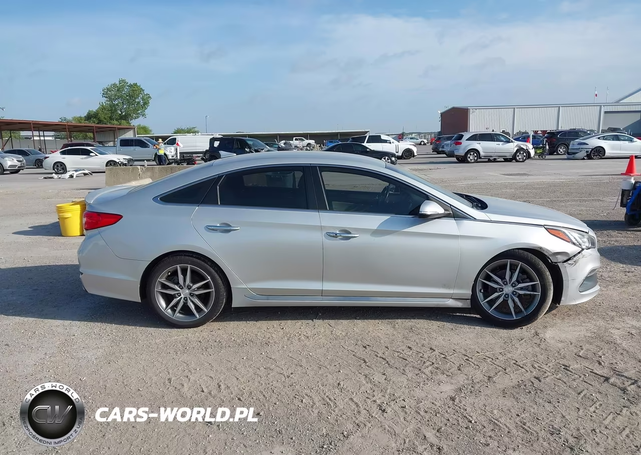 2016 Hyundai Sonata Sport 2.0T VIN:5NPE34AB3GH333228 - 13