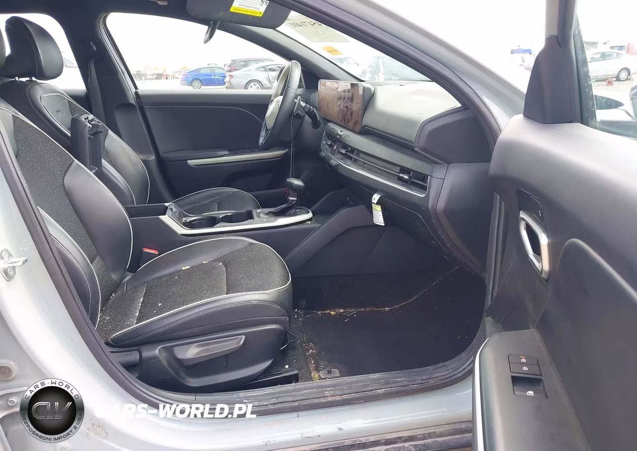2025 Kia K4 Gt-Line VIN:3KPFW4DE9SE035247 - 5