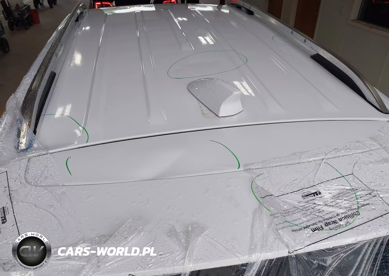 2018 Chevrolet Equinox Premier VIN:2GNAXVEVXJ6326146 - 18