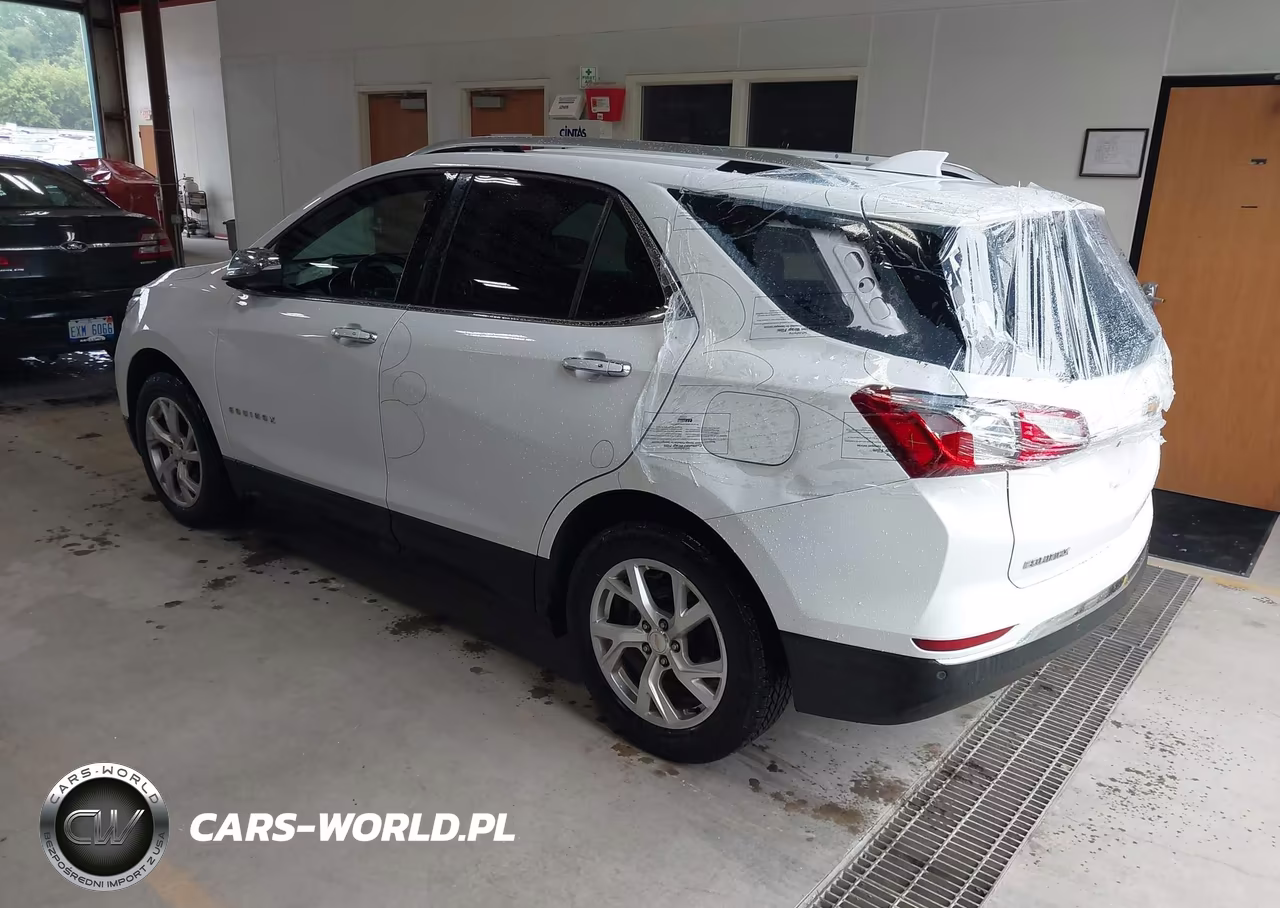 2018 Chevrolet Equinox Premier VIN:2GNAXVEVXJ6326146 - 3
