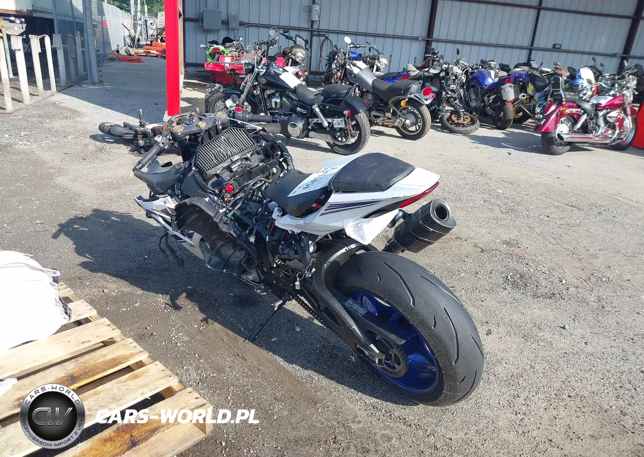 2018 Suzuki Gsx-R1000 VIN:JS1DM11B8J2100424 - 3