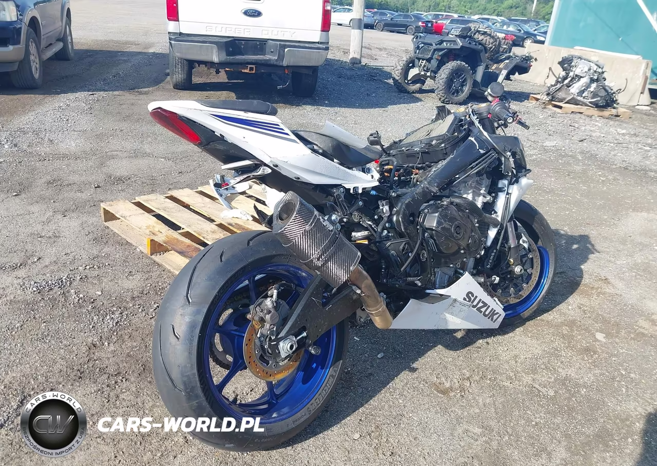 2018 Suzuki Gsx-R1000 VIN:JS1DM11B8J2100424 - 4