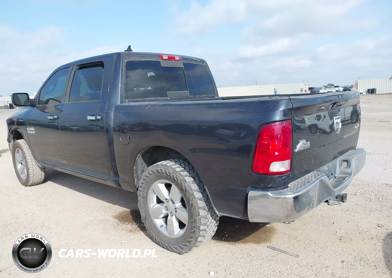 2015 Ram 1500 Big Horn VIN:1C6RR7LG1FS712455 - 3