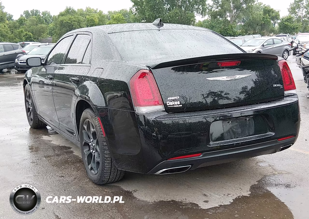 2015 Chrysler 300 300S VIN:2C3CCAGG3FH927841 - 3