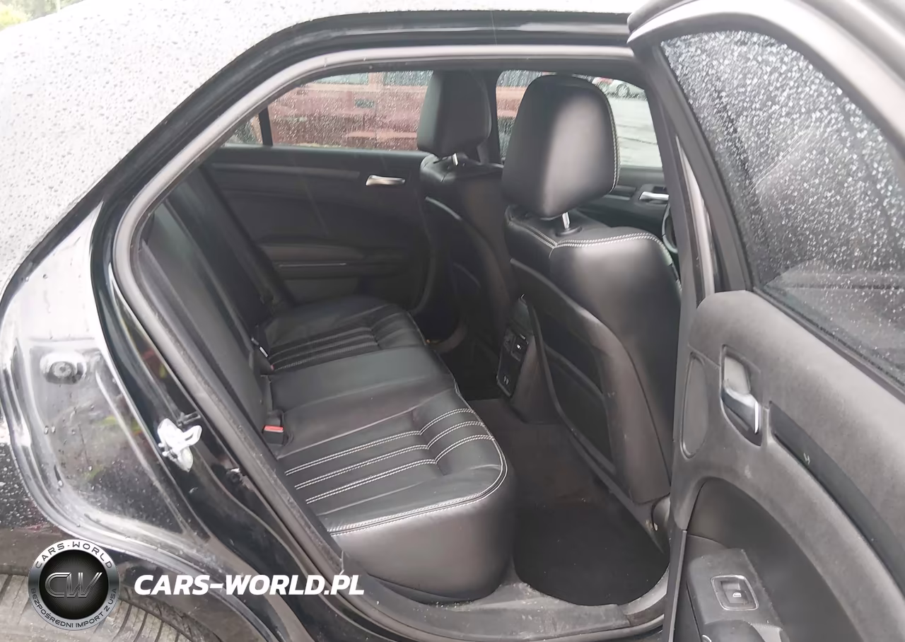 2015 Chrysler 300 300S VIN:2C3CCAGG3FH927841 - 8