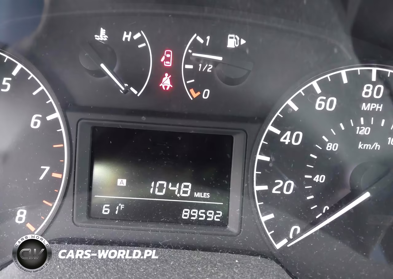 2015 Nissan Sentra S VIN:3N1AB7AP0FY332492 - 15
