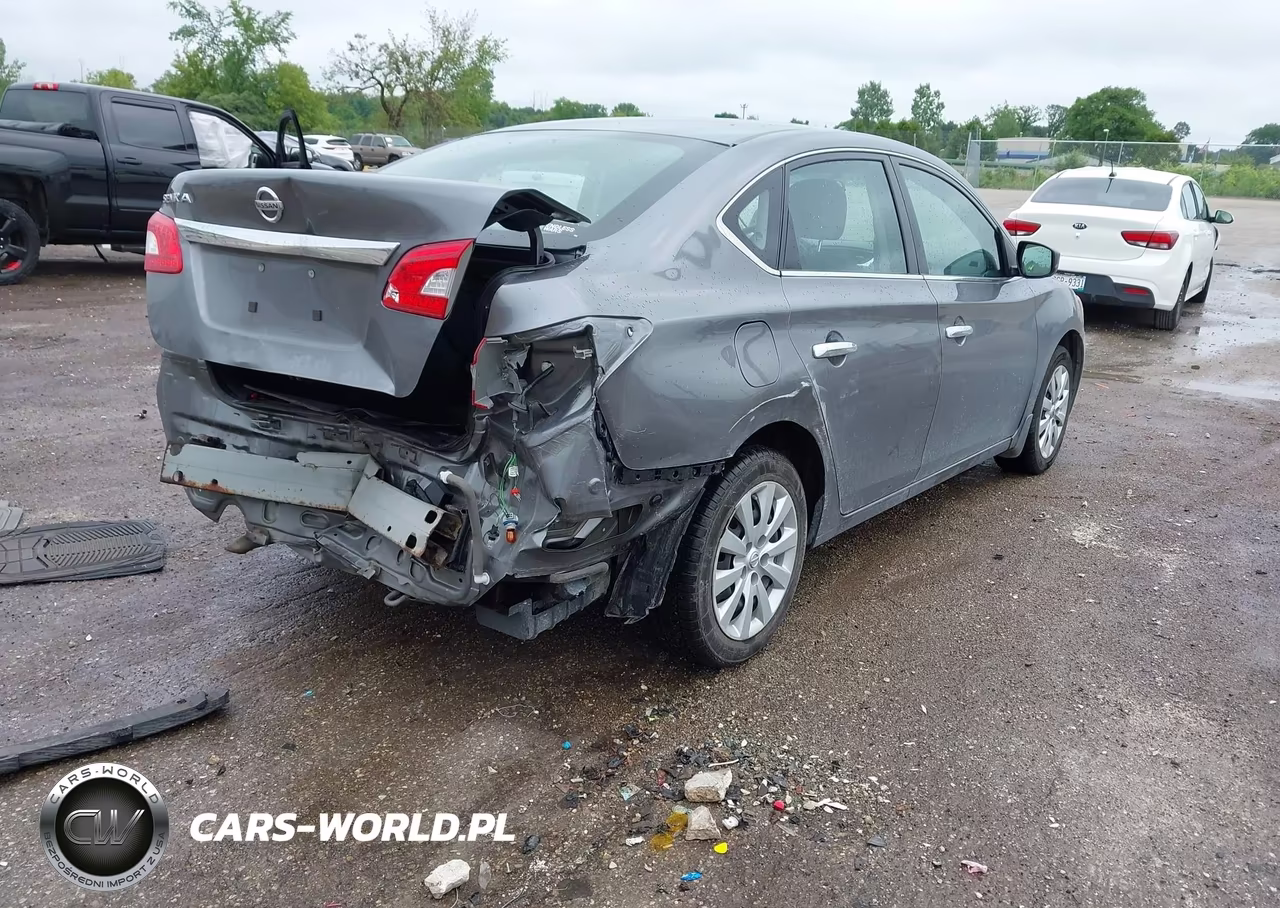 2015 Nissan Sentra S VIN:3N1AB7AP0FY332492 - 4