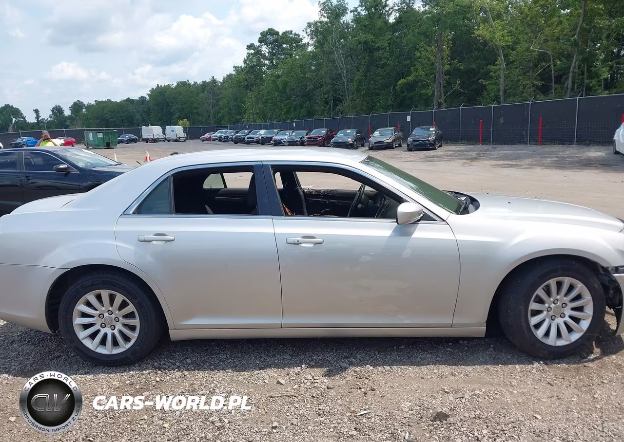 2012 Chrysler 300 VIN:2C3CCAAG2CH273824 - 14