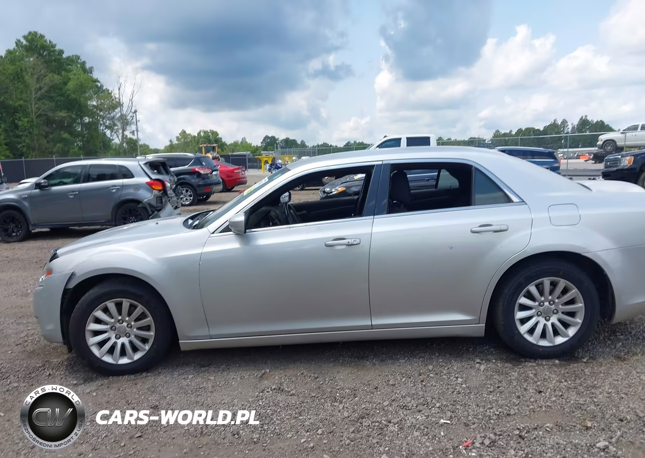2012 Chrysler 300 VIN:2C3CCAAG2CH273824 - 15