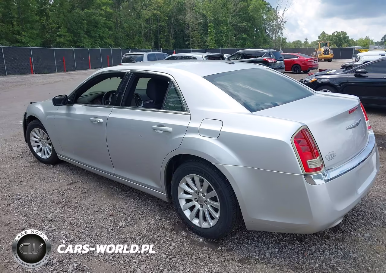 2012 Chrysler 300 VIN:2C3CCAAG2CH273824 - 3