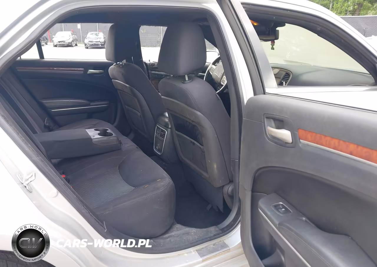 2012 Chrysler 300 VIN:2C3CCAAG2CH273824 - 8