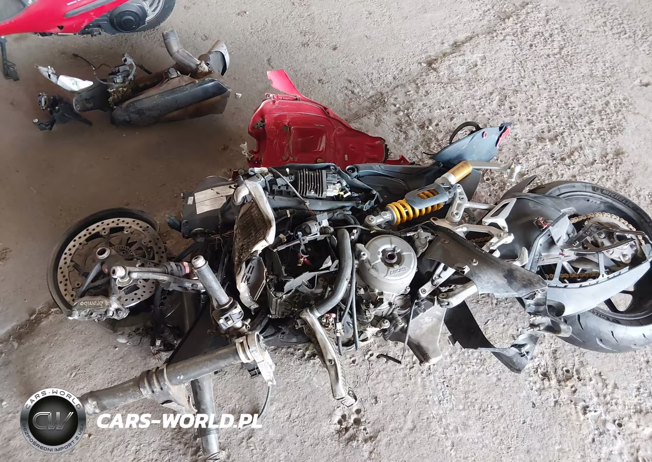 2022 Ducati Panigale V2 VIN:ZDMHAATW1NB008436 - 3